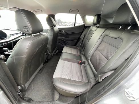 Used 2025 Chevrolet Trax LT w/ Driver Confidence Package FWD image 24