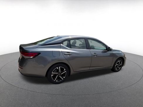 Used 2025 Nissan Sentra SV FWD image 11
