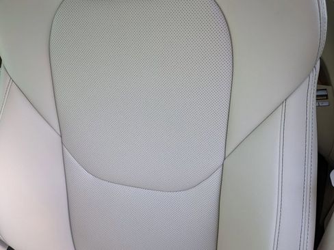 Used 2022 Genesis GV70 2.5T w/ Select Package image 14