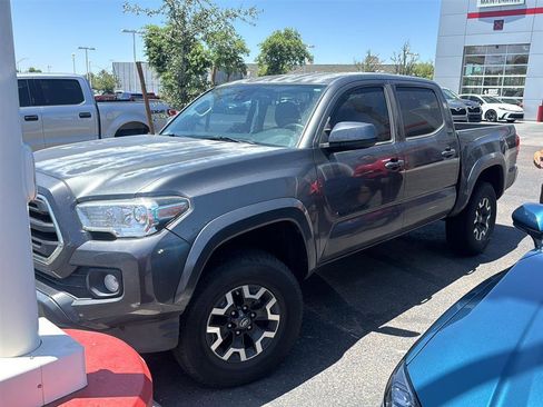 Used 2019 Toyota Tacoma SR5 AWD/4WD image 3