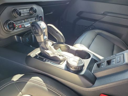 New 2025 Ford Bronco Outer Banks w/ Sasquatch Package image 29