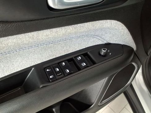 Used 2024 Jeep Compass Latitude AWD/4WD image 15