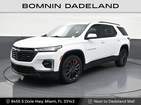 Used 2024 Chevrolet Traverse RS FWD image 1