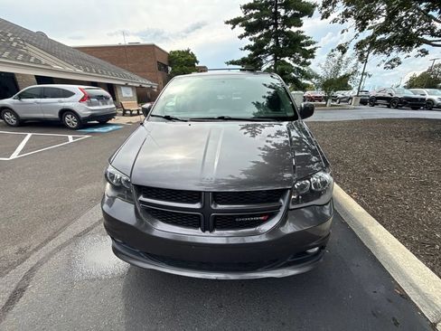 Used 2017 Dodge Grand Caravan GT FWD image 3
