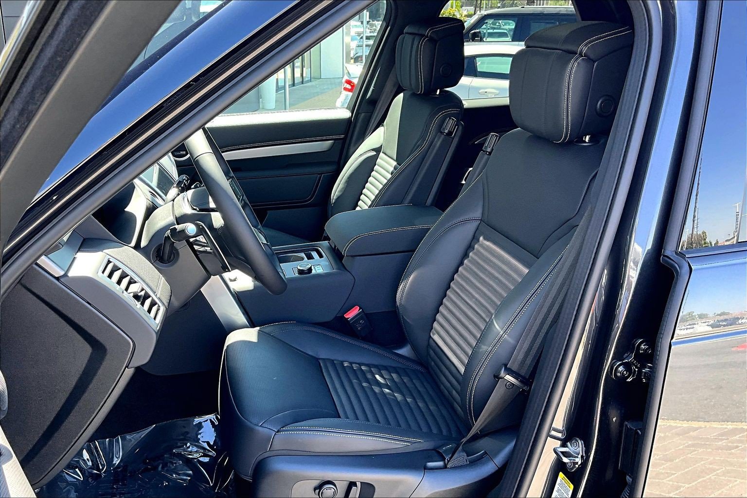New 2026 Land Rover Discovery Dynamic SE AWD/4WD image 9