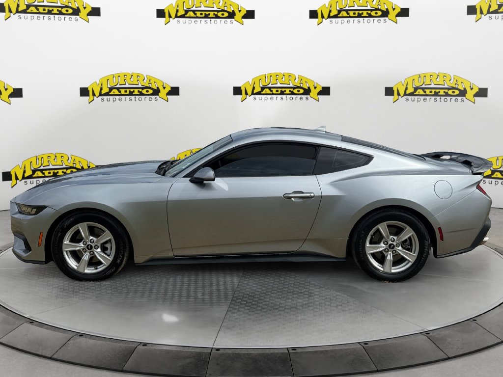 Used 2024 Ford Mustang Coupe RWD image 2
