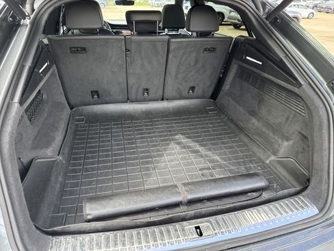 Used 2021 Audi Q8 Prestige image 19