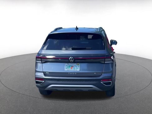 Used 2025 Volkswagen Taos SE image 12