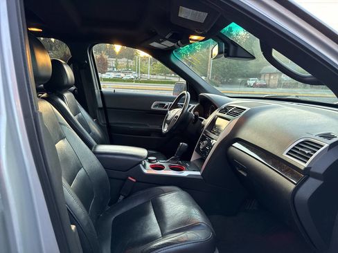 Used 2013 Ford Explorer Limited image 9