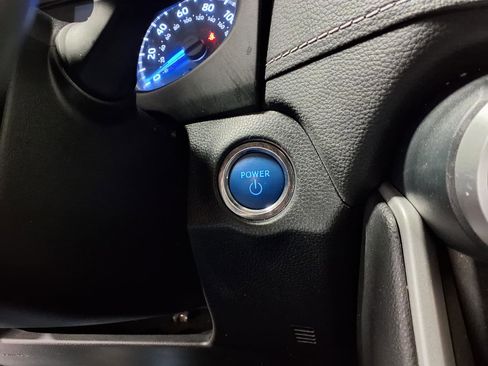 Used 2021 Toyota RAV4 XLE w/ Convenience Package image 17