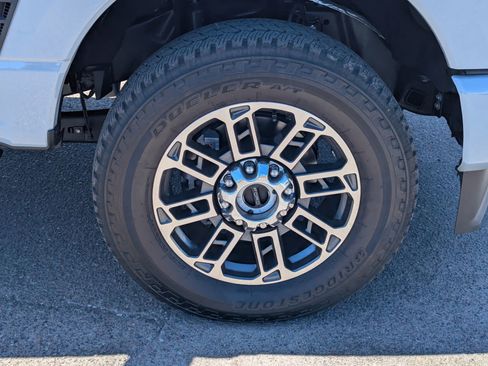 Certified 2026 Ford F250 Platinum w/ Platinum Plus Package AWD/4WD image 9