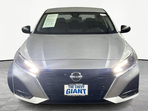 Used 2024 Nissan Altima 2.5 SV image 2