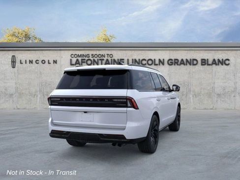 New 2026 Lincoln Navigator Reserve w/ Jet Appearance Package AWD/4WD image 8