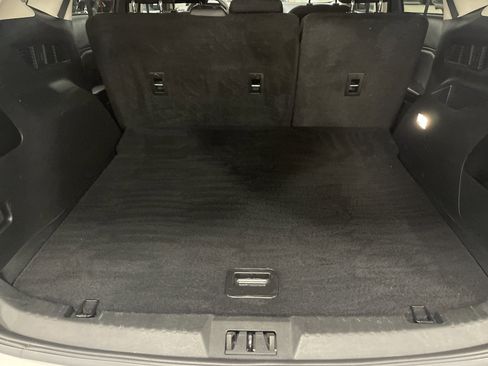 Used 2022 Ford Edge SE image 11