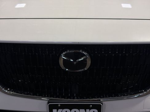 Used 2024 MAZDA CX-90 Plug-In Hybrid w/ Preferred AWD/4WD image 12