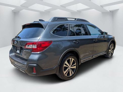 Used 2018 Subaru Outback 2.5i Limited AWD/4WD image 3