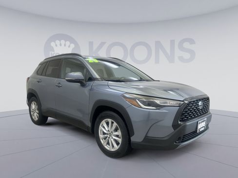 Used 2023 Toyota Corolla Cross LE w/ Moonroof Package AWD/4WD image 2