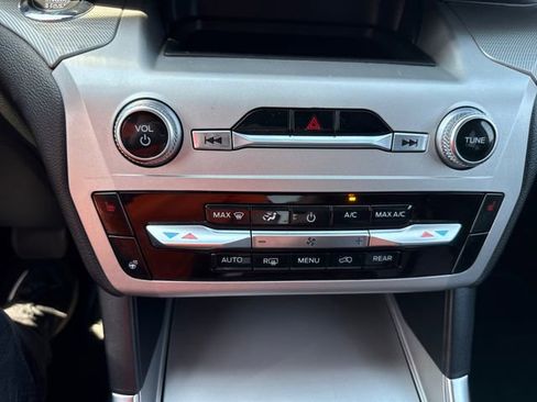 Certified 2022 Ford Explorer XLT w/ Equipment Group 202A image 25