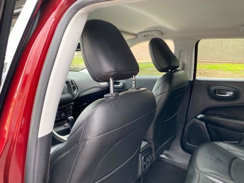 Used 2021 Jeep Compass Latitude FWD image 38