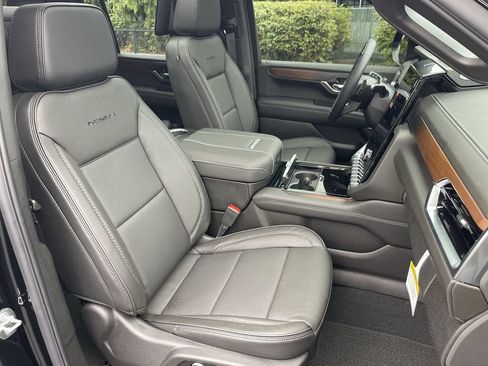 New 2026 GMC Yukon XL Denali w/ Denali Reserve Package AWD/4WD image 29