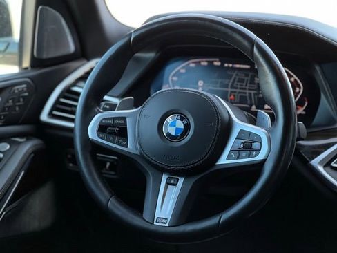 Used 2020 BMW X7 M50i w/ Dynamic Handling Package AWD/4WD image 32