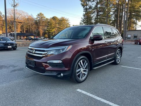 Certified 2017 Honda Pilot Touring image 2