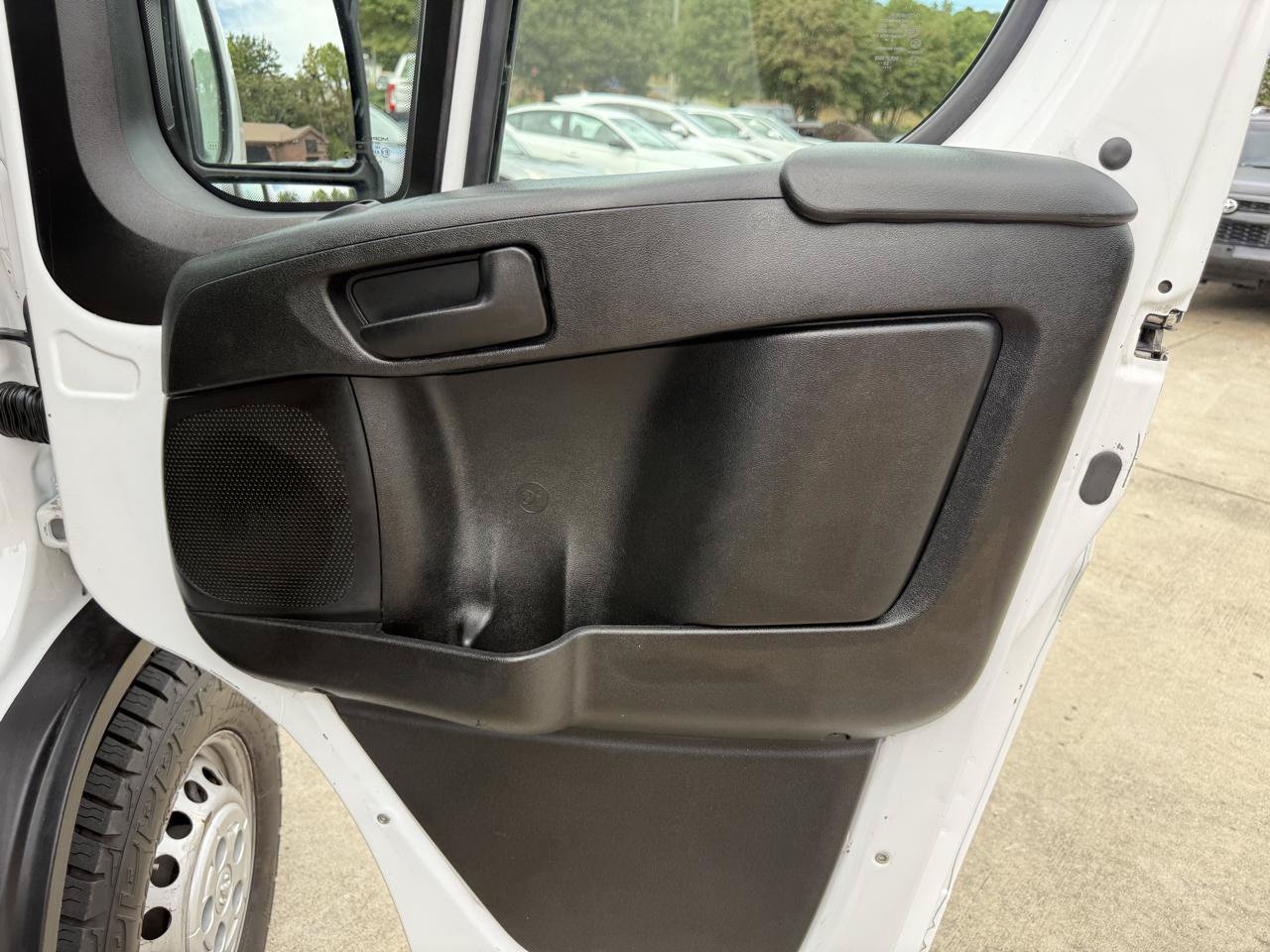 Used 2024 RAM ProMaster 2500 w/ Convenience Group FWD image 28