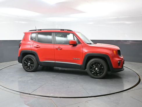 Used 2020 Jeep Renegade Latitude FWD image 8
