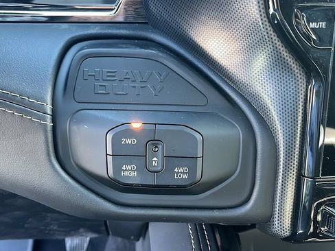 New 2026 RAM 2500 Limited AWD/4WD image 17