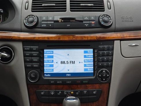 Used 2007 Mercedes-Benz E 350 4MATIC Sedan image 18