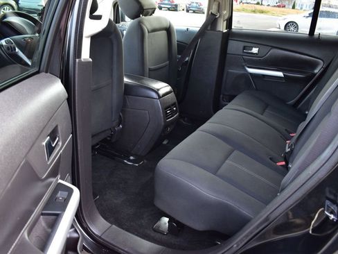 Used 2013 Ford Edge SE image 22