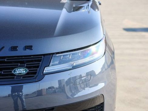 New 2025 Land Rover Range Rover Sport SE image 11
