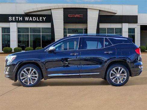 Used 2019 GMC Terrain Denali w/ Comfort Package image 4