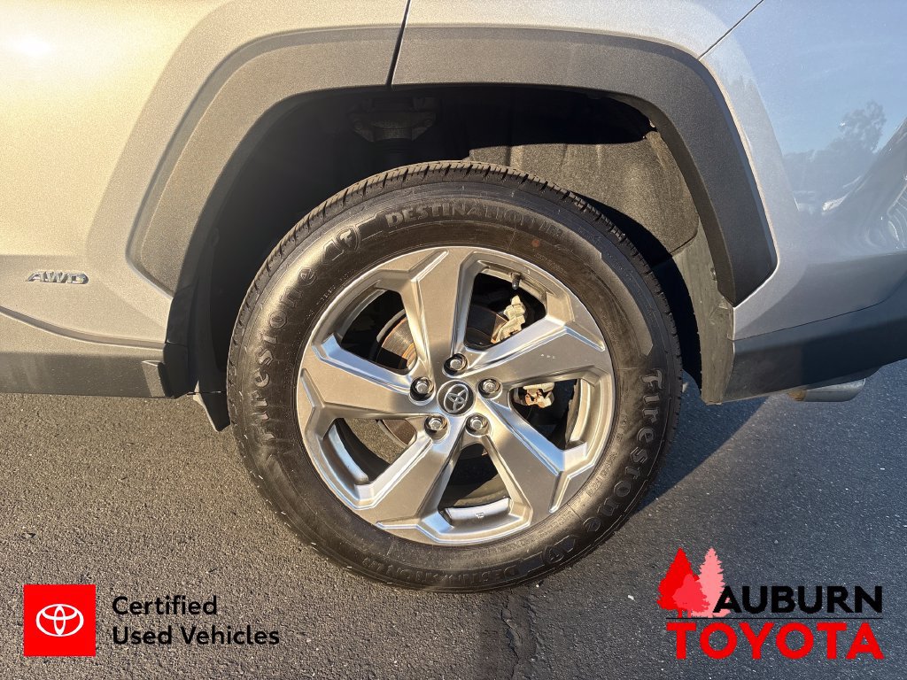Certified 2021 Toyota RAV4 XLE Premium AWD/4WD image 11