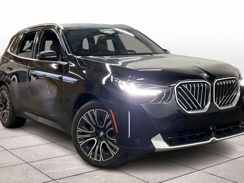 Used 2025 BMW X3 xDrive30i w/ Premium Package image 2