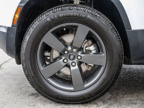 Used 2023 Land Rover Defender 110 S image 9