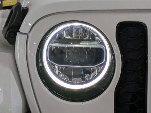 Used 2021 Jeep Wrangler Unlimited Sahara AWD/4WD image 9