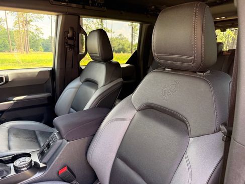 Used 2023 Ford Bronco Black Diamond AWD/4WD image 12