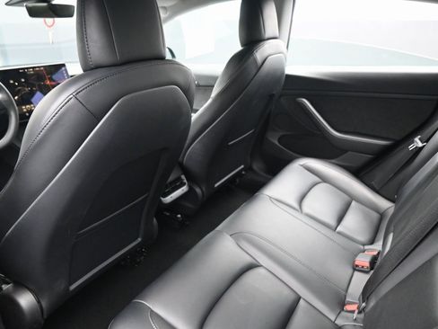 Used 2021 Tesla Model 3 Standard Range Plus image 28