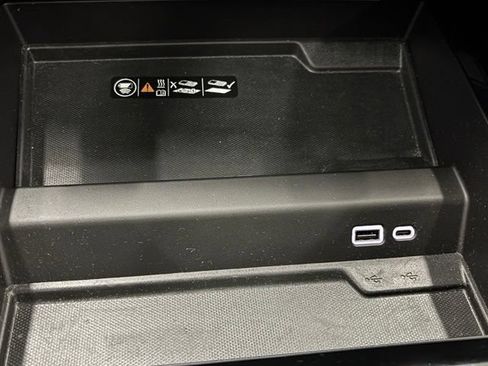 Used 2025 Chevrolet Tahoe Z71 w/ Z71 Off-Road Package AWD/4WD image 35