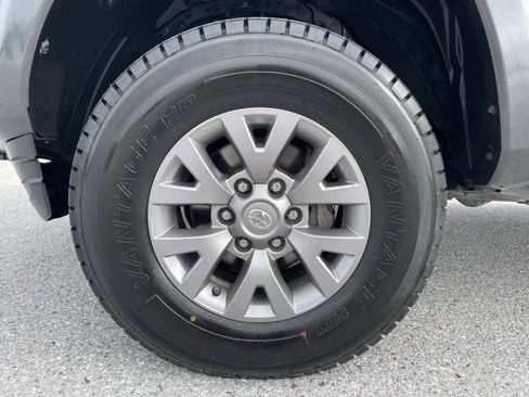 Used 2019 Toyota Tacoma SR5 image 20