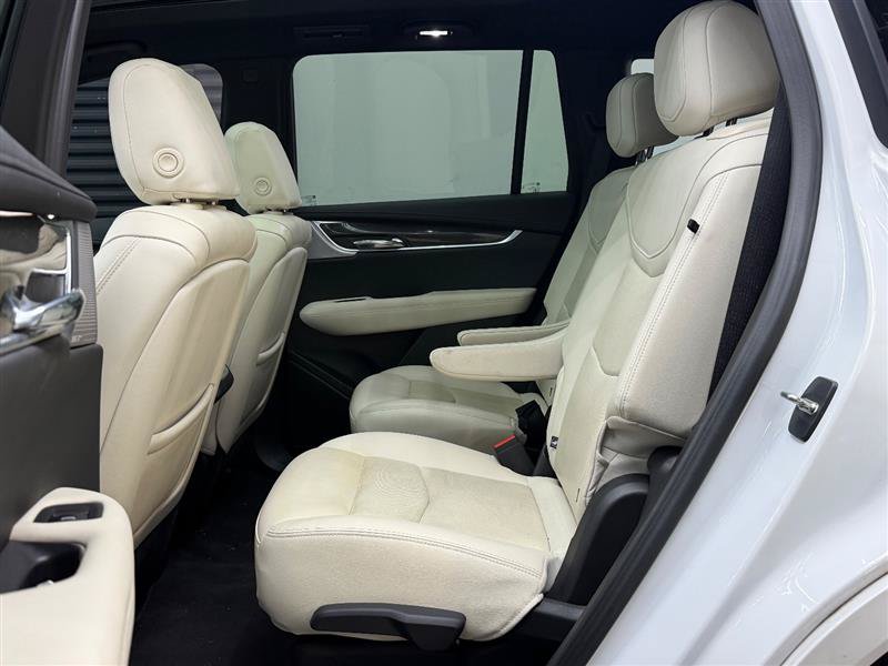 Used 2023 Cadillac XT6 Sport w/ Technology Package AWD/4WD image 15