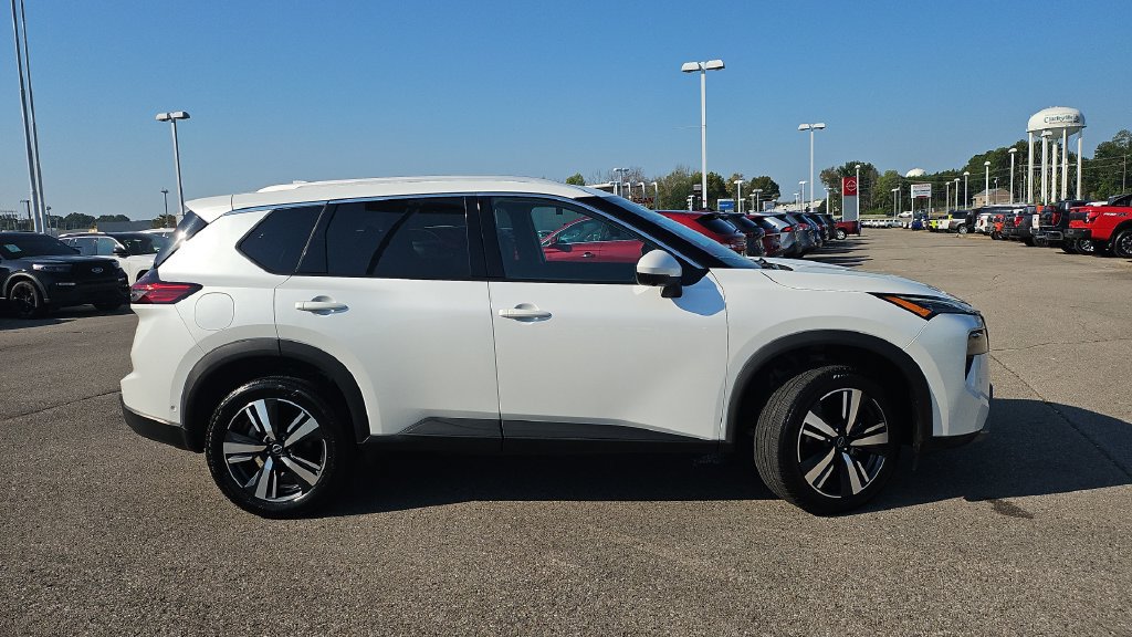 Certified 2026 Nissan Rogue SL AWD/4WD image 2