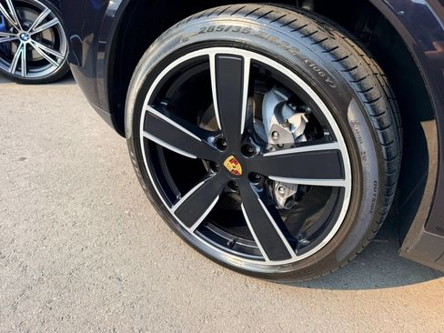 Used 2019 Porsche Cayenne AWD/4WD image 10