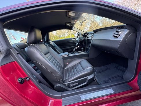 Used 2006 Ford Mustang GT image 18