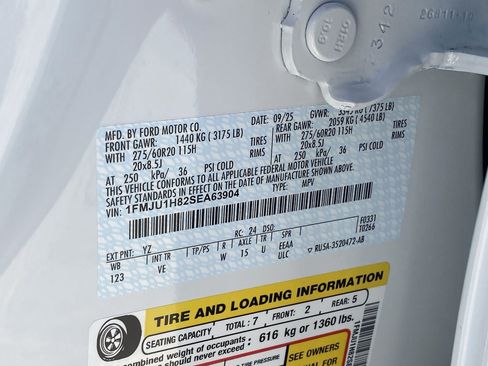 New 2025 Ford Expedition Active image 38