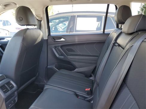 Certified 2023 Volkswagen Tiguan SE w/ Panoramic Sunroof Package image 10