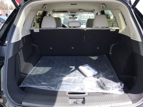 Certified 2025 Nissan Rogue SV AWD/4WD image 29