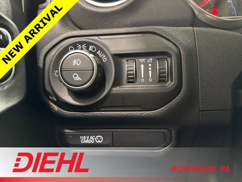 Used 2020 Jeep Gladiator Rubicon image 18