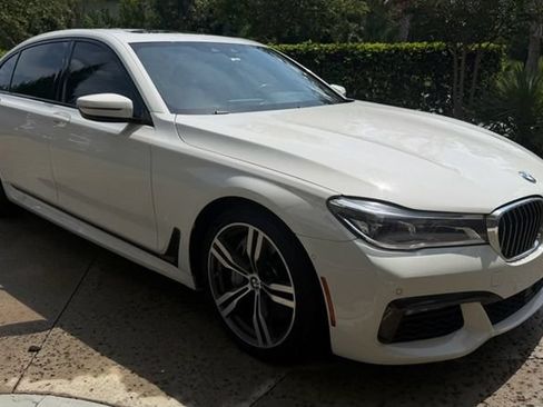 Used 2019 BMW 750i w/ Autobahn Package RWD image 1